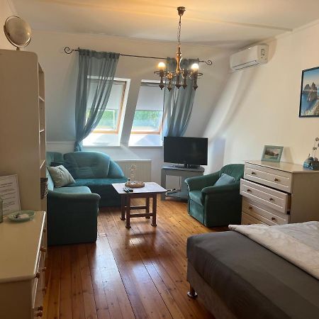 Capri Apartman Eger Eksteriør billede
